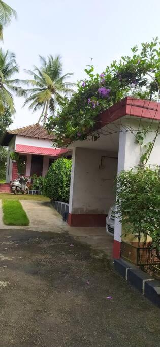 Runnin Airport - Homestay Gurpur Luaran gambar