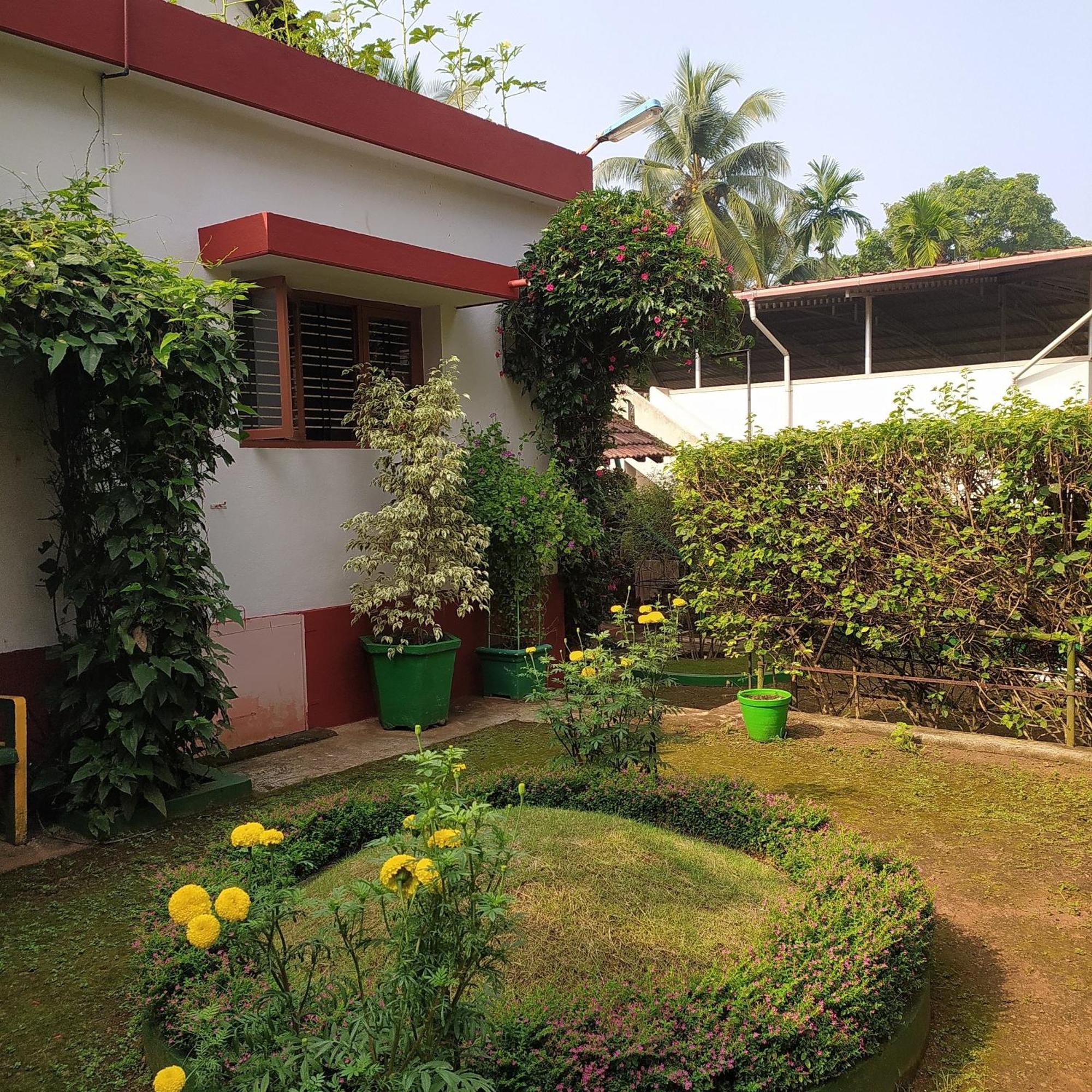 Runnin Airport - Homestay Gurpur Luaran gambar